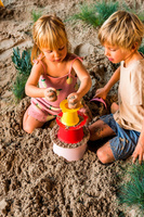 QUUT Zestaw 3 foremek do piasku Wieża Alto Cherry + Banana Pink