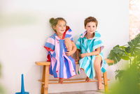 QUUT Dwustronne poncho kąpielowe dla dzieci Cherry Red