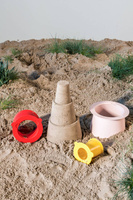 QUUT Zestaw 3 foremek do piasku Wieża Alto Cherry + Banana Pink