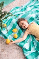 QUUT Dwustronny ręcznik plażowy PlayTowels M (140 x 70cm) Safari