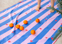 QUUT Dwustronny ręcznik plażowy PlayTowels L (180 x 100cm) Lighthouse Cherry