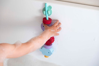 QUUT Klocki piankowe do nawlekania do kąpieli Beedi Fish Burgundy